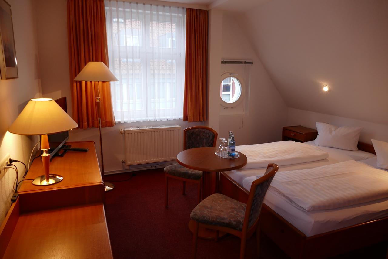 Hotel Am Dom Greifswald Exterior photo